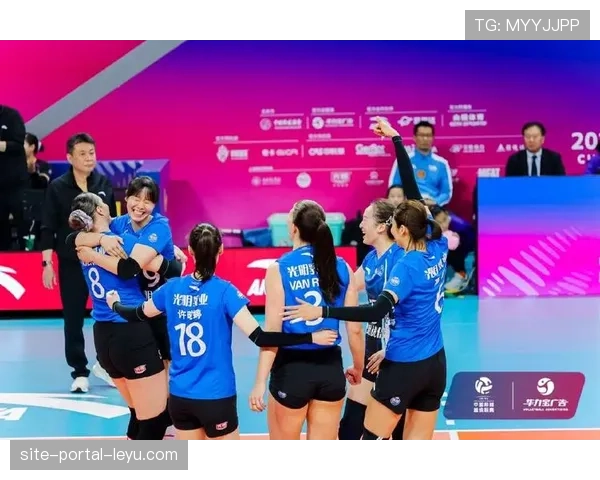 上海光明优倍女排主场3-0横扫江苏中天钢铁,将总决赛拖入决胜局